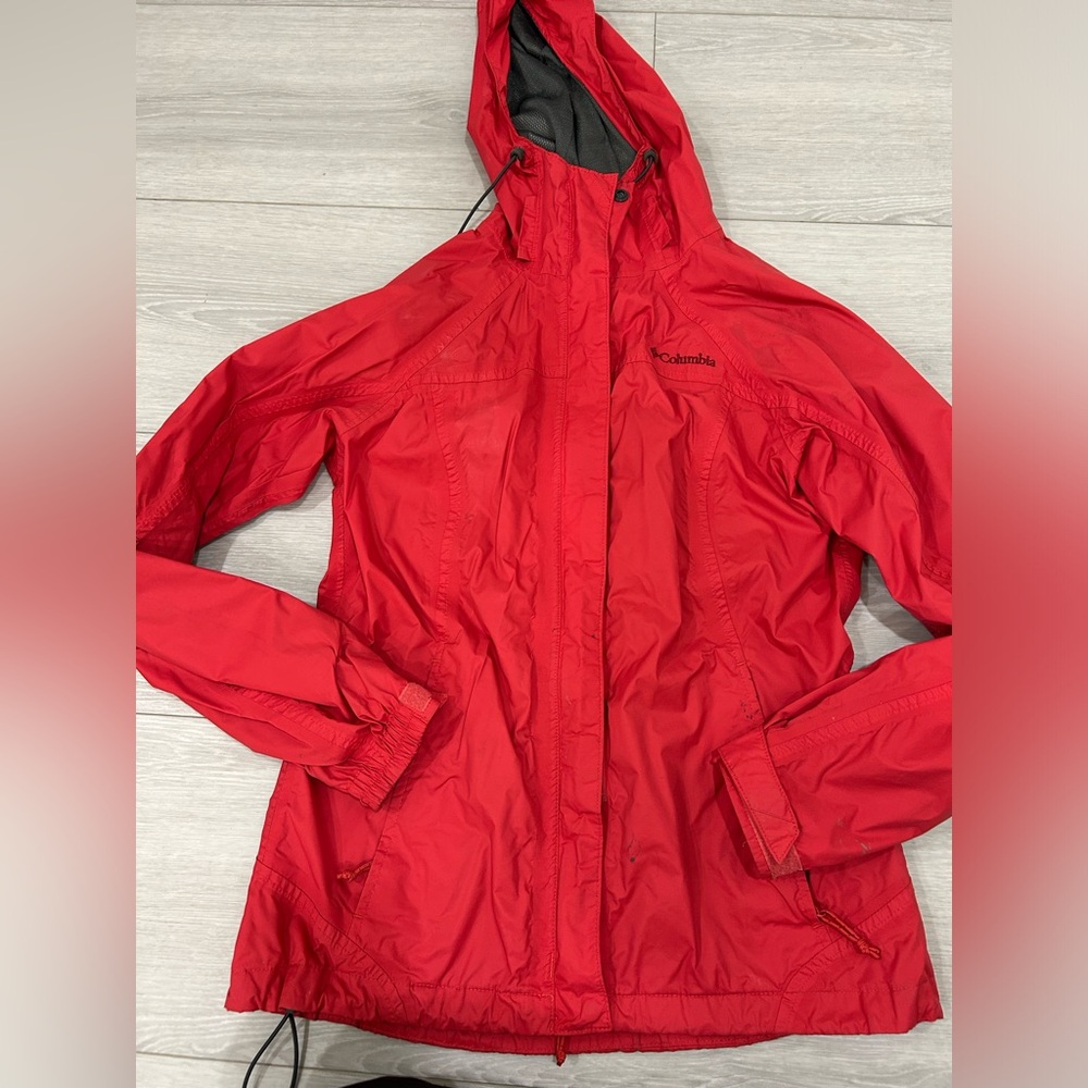Columbia women’s wind breaker